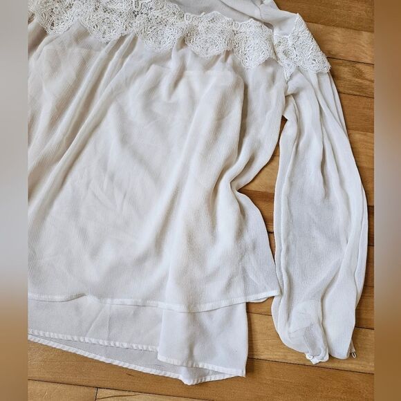Abercrombie and Fitch white lace blouse - Picture 10 of 10